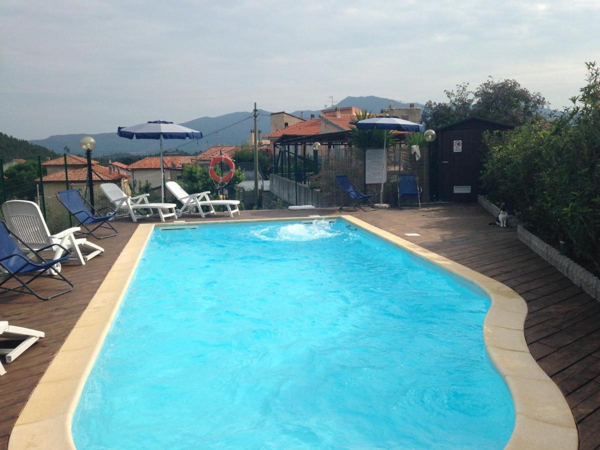 Gli Angeli Agriturismo Βίλα Cisano sul Neva Εξωτερικό φωτογραφία