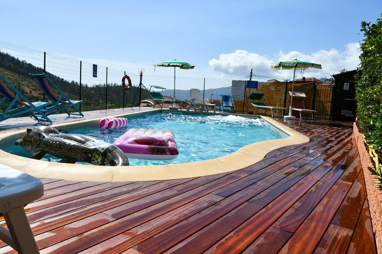 Gli Angeli Agriturismo Βίλα Cisano sul Neva Εξωτερικό φωτογραφία