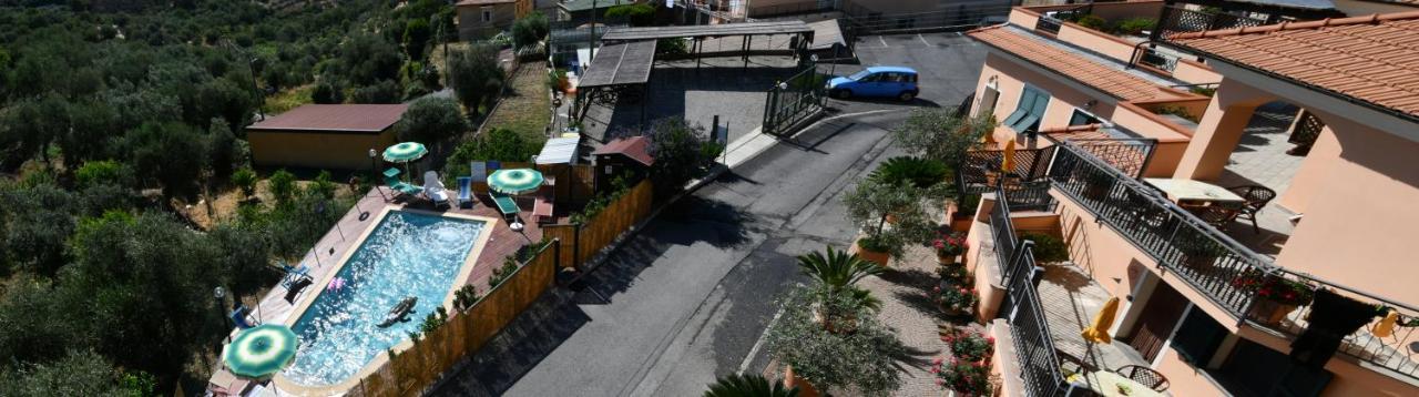 Gli Angeli Agriturismo Βίλα Cisano sul Neva Εξωτερικό φωτογραφία