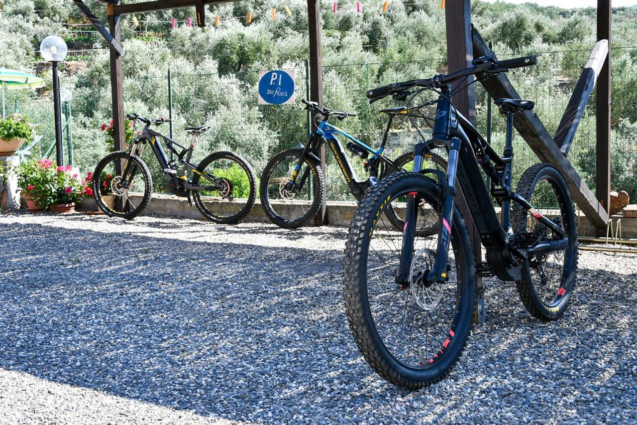 Gli Angeli Agriturismo Βίλα Cisano sul Neva Εξωτερικό φωτογραφία
