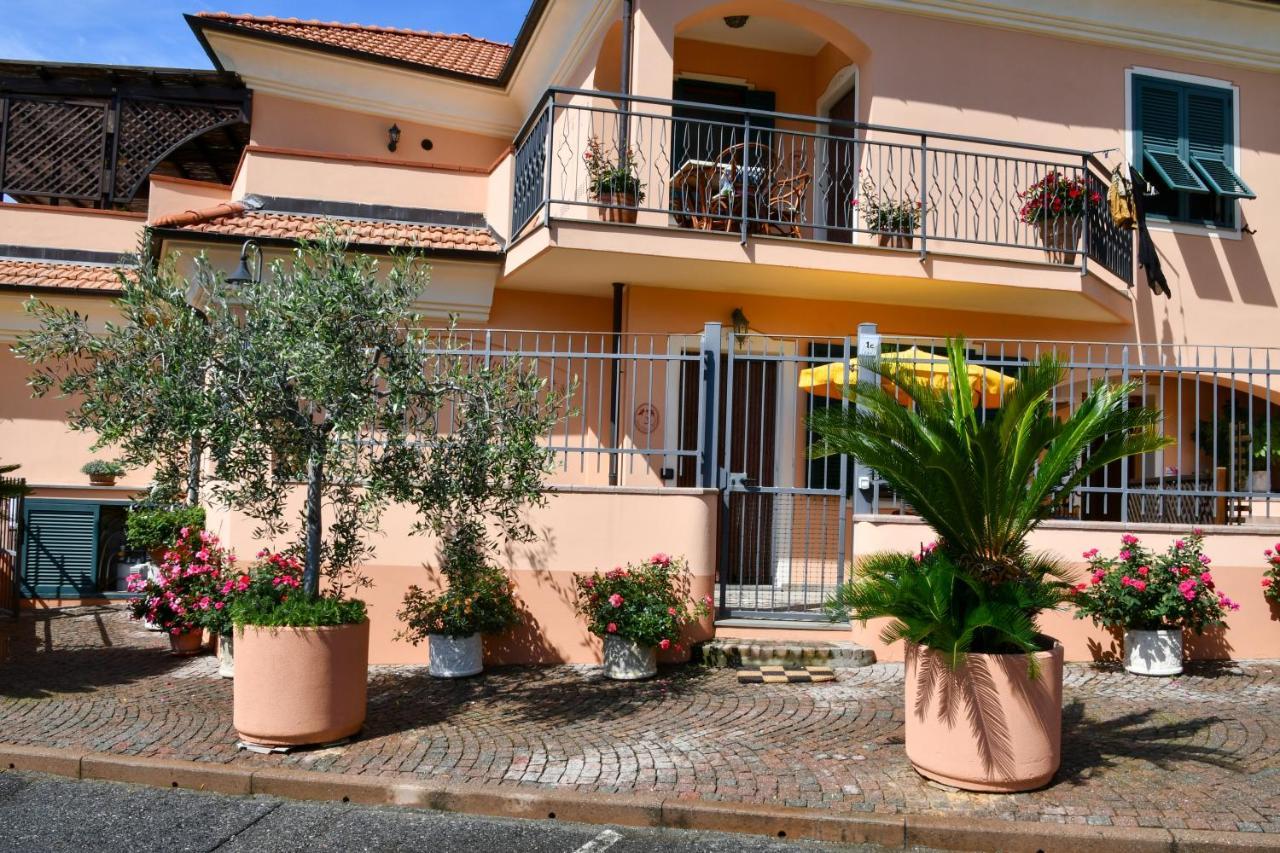 Gli Angeli Agriturismo Βίλα Cisano sul Neva Εξωτερικό φωτογραφία