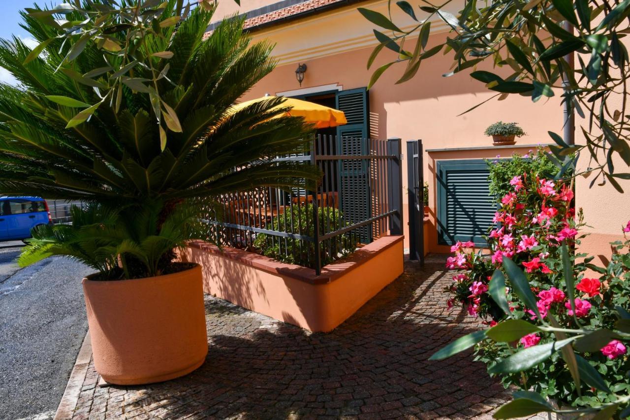 Gli Angeli Agriturismo Βίλα Cisano sul Neva Εξωτερικό φωτογραφία